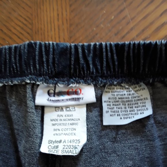 Denim & Co Capri Jeans with Elastic Waist- NWOT - Picture 2 of 4